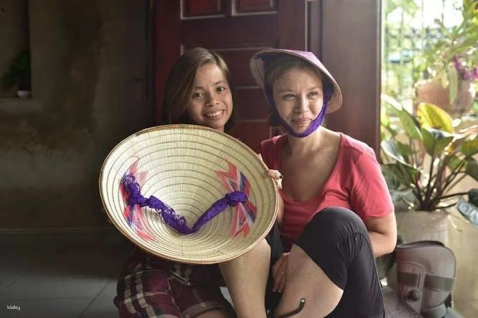 Tour to Chuong Hats Village with ancient feudal Hanoi countryside