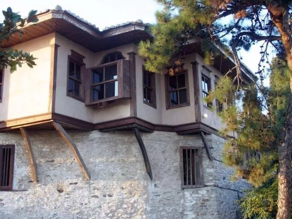 2-Hour Audioguided Tuk Tuk Tour of Kavala City