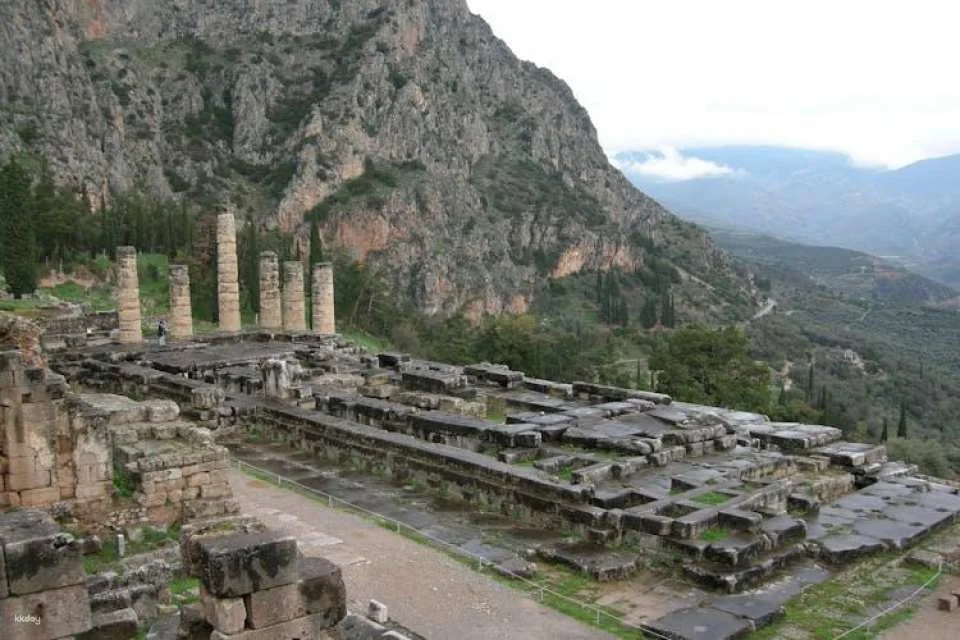 Delphi one day guided Spanish tour