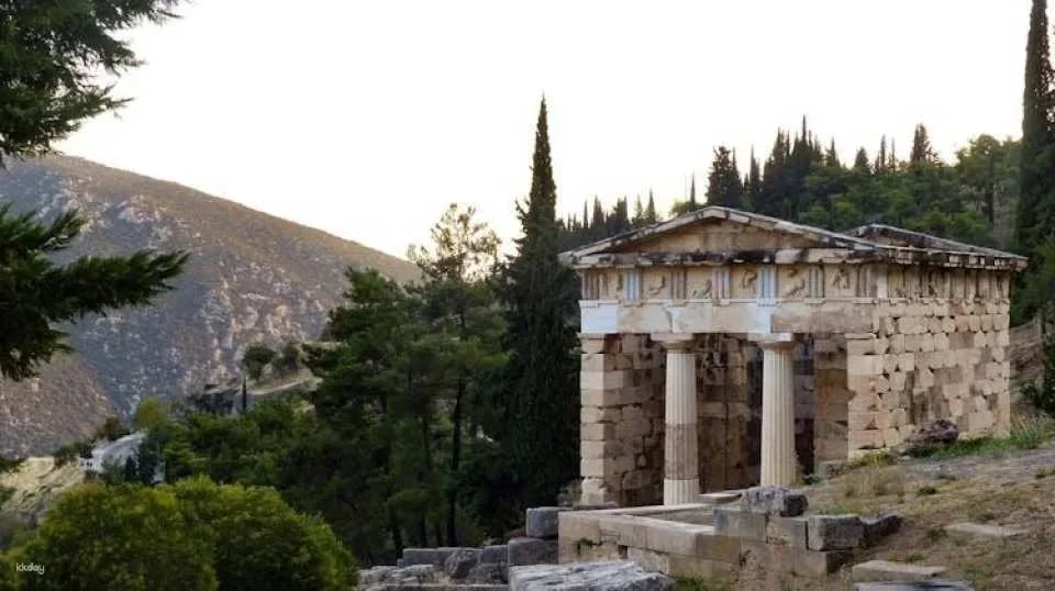 Delphi one day guided Spanish tour