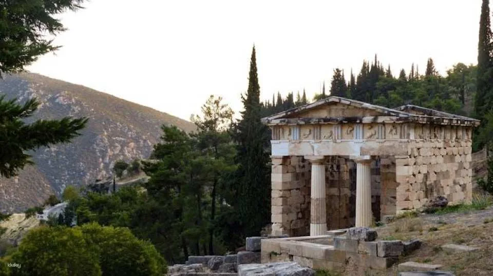 Delphi one day guided Spanish tour