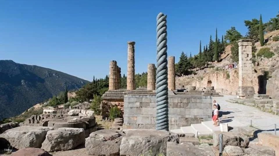 Delphi one day guided Spanish tour