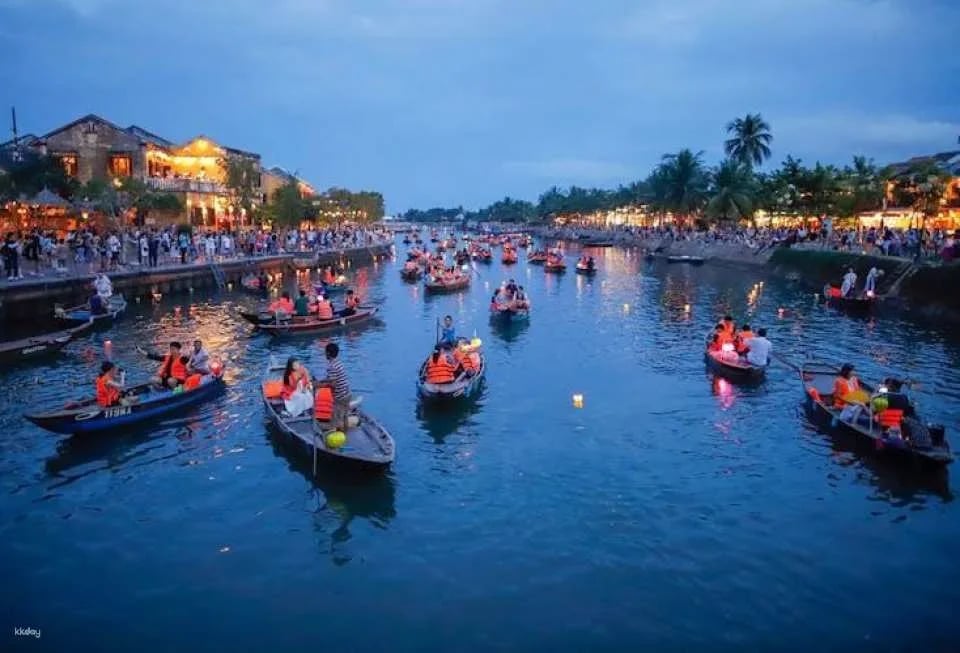 Hoi An City Guided Tour with Boat Ride and Lantern Release