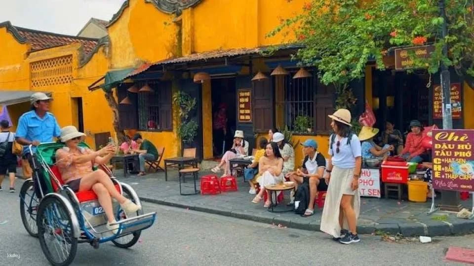 Hoi An City Guided Tour with Boat Ride and Lantern Release