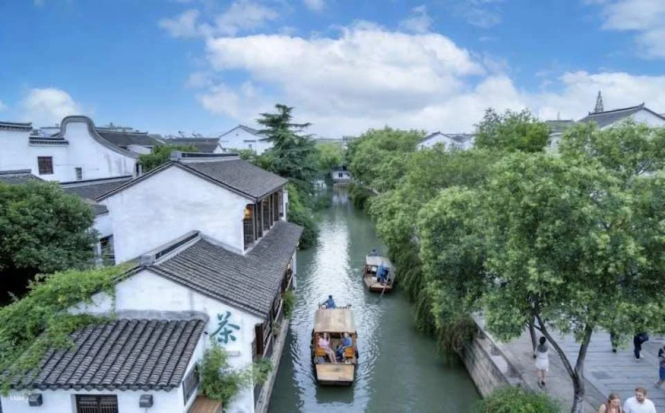 Suzhou Classical Gardens and Water Town visit with pick-up