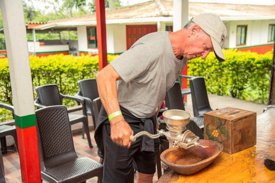 Finca El Ocaso guided coffee farm tour with tasting