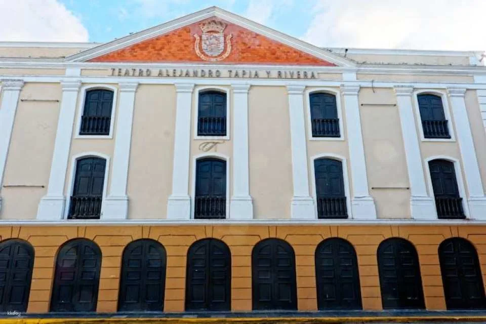 Self-guided walking audio tour of the old San Juan