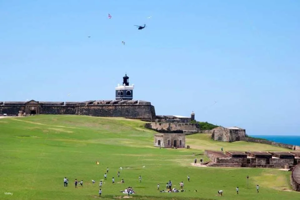 Self-guided walking audio tour of the old San Juan