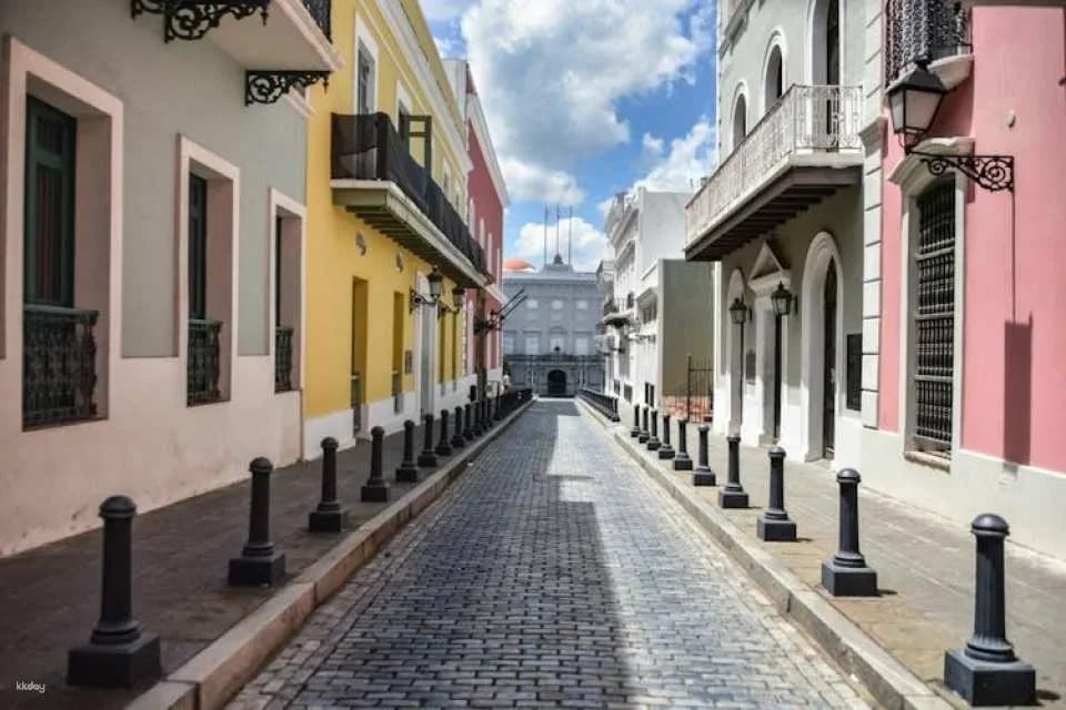 Self-guided walking audio tour of the old San Juan
