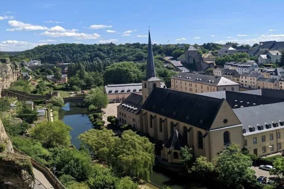 Guided walking tour in Luxembourg city