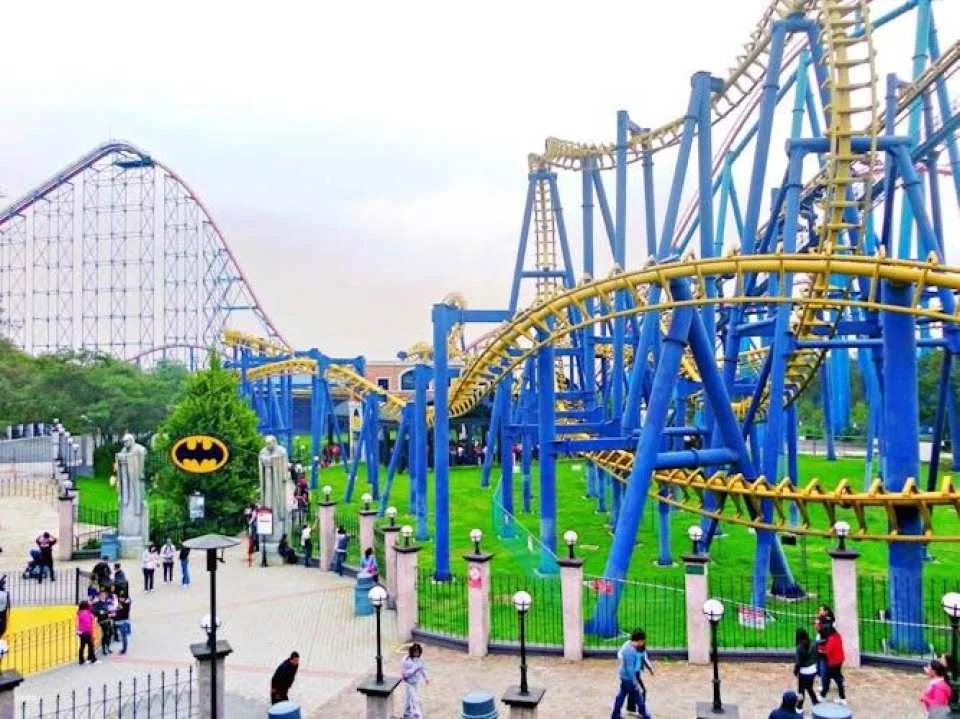 Six Flags Amusement Park tickets with private transfer