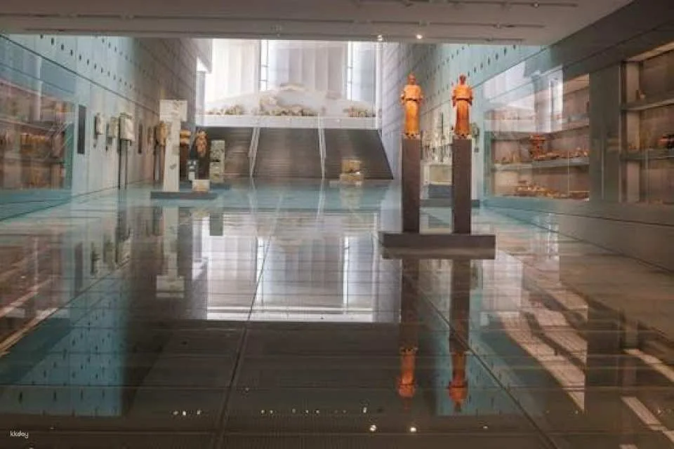 Acropolis Museum discovery private guided walking tour (619566)