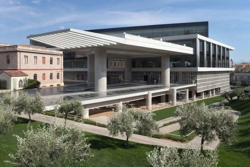 Acropolis Museum discovery private guided walking tour