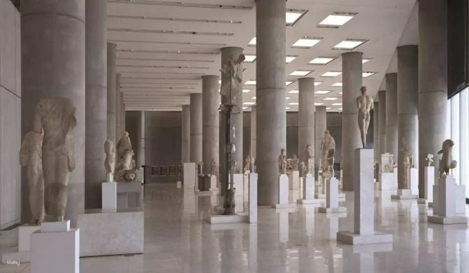 Acropolis Museum discovery private guided walking tour