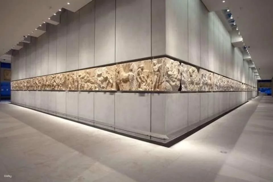 Acropolis Museum discovery private guided walking tour