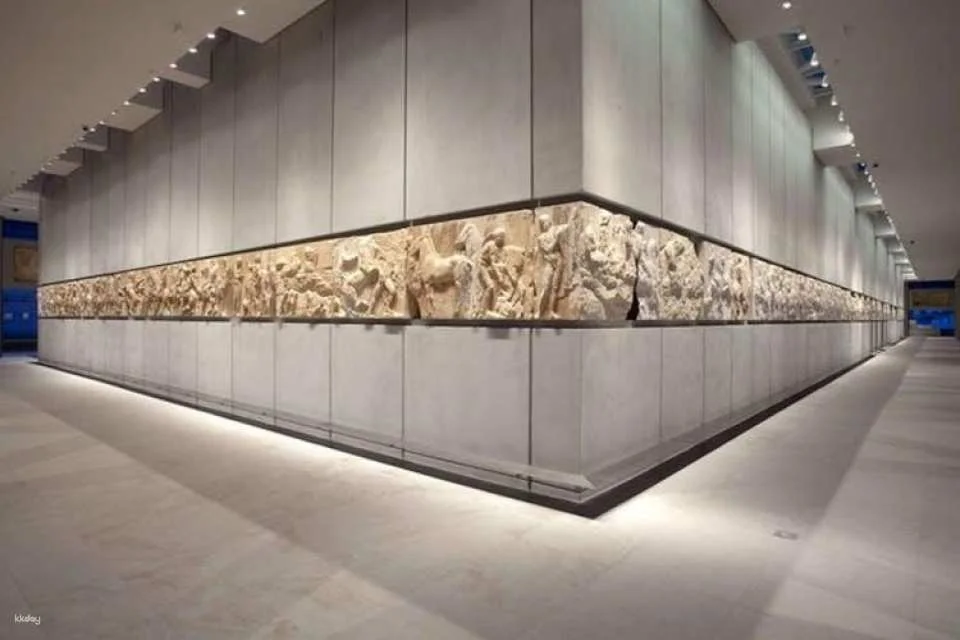 Acropolis Museum discovery private guided walking tour