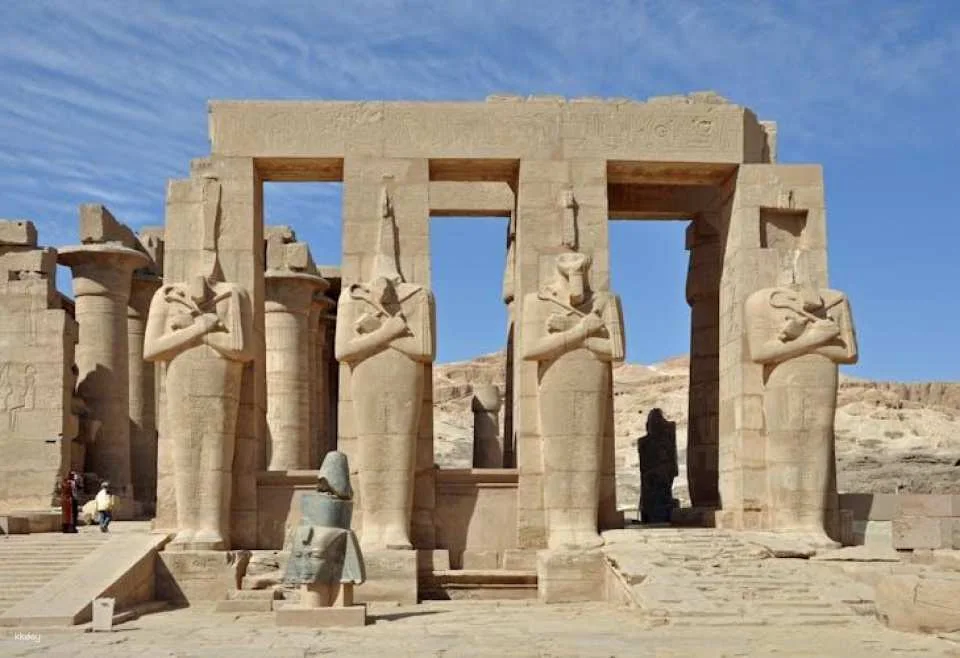 Guided tour of Valley of the Nobles, Medinat Habu and The Ramesseum from Luxor