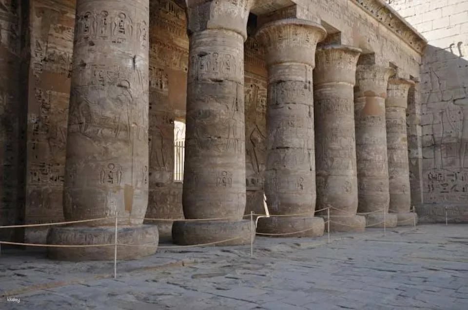 Guided tour of Valley of the Nobles, Medinat Habu and The Ramesseum from Luxor