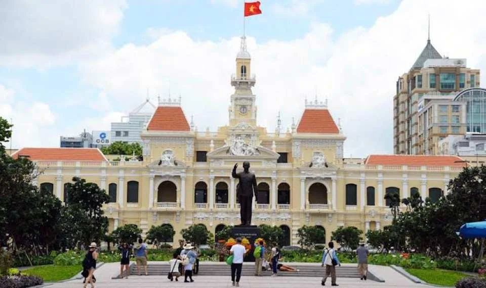 Full-day Ho Chi Minh sightseeing with cyclo ride tour