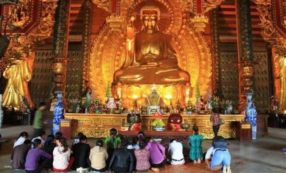 Bai Dinh Pagoda and Trang An Guided Tour with Buffet Lunch