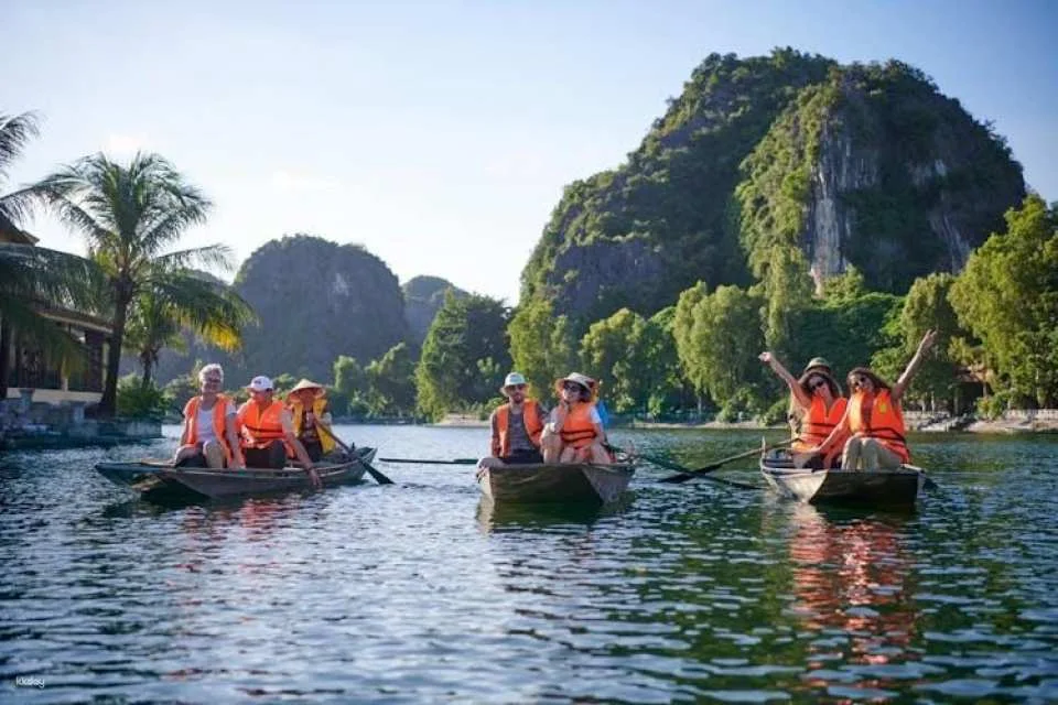 Bai Dinh Pagoda and Trang An Guided Tour with Buffet Lunch