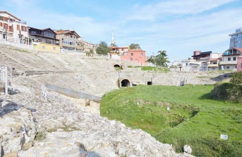 Walking tour of Durres with Roman Amphitheatre visit