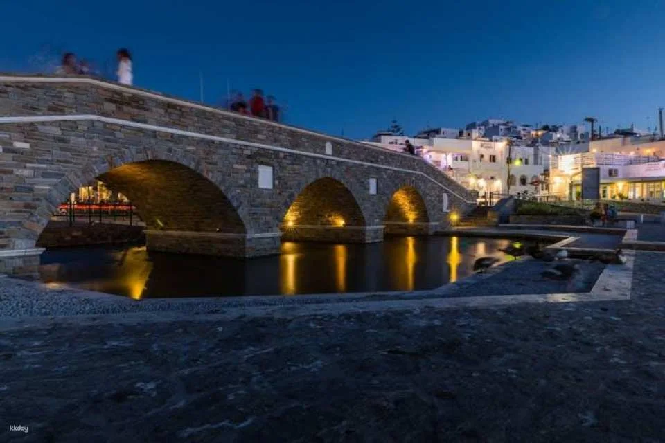 Half-day private tour of Paros highlights with transportation