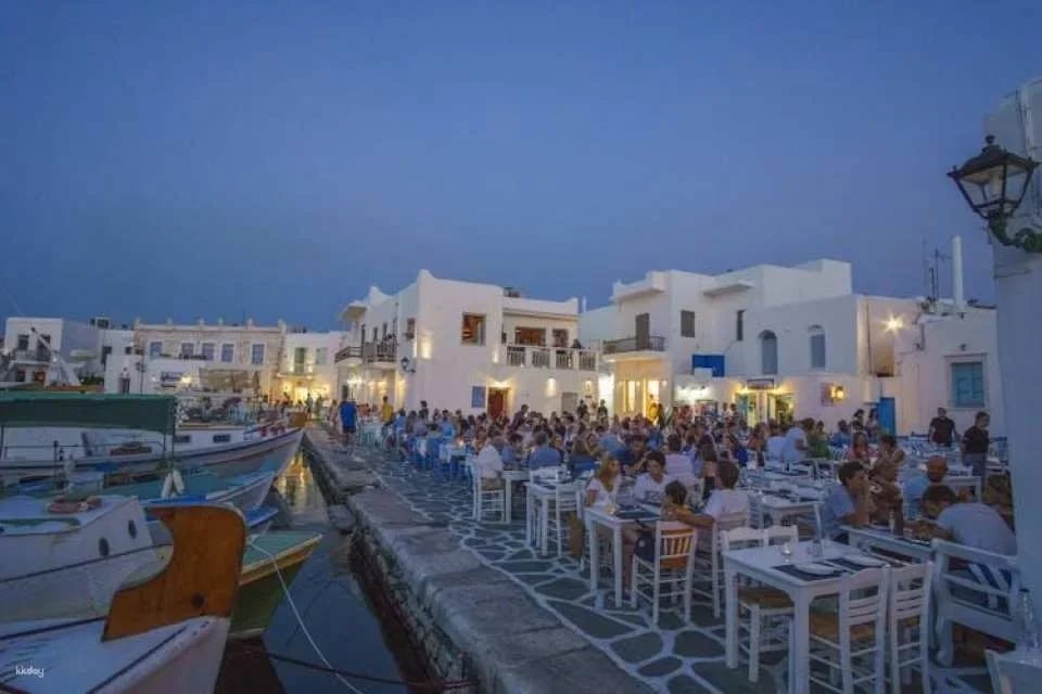 Half-day private tour of Paros highlights with transportation