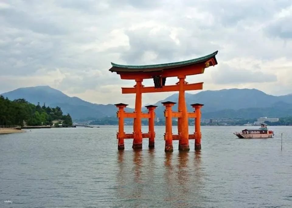 Day trip to Hiroshima and Miyajima by bullet train from Kyoto