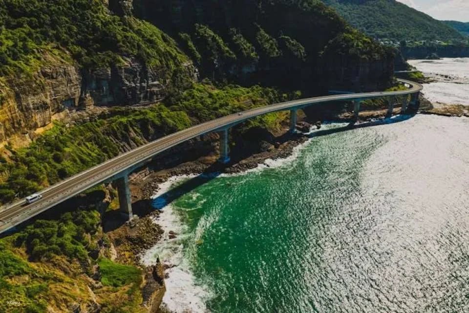 Wildlife, waterfalls and wine full-day private tour from Sydney