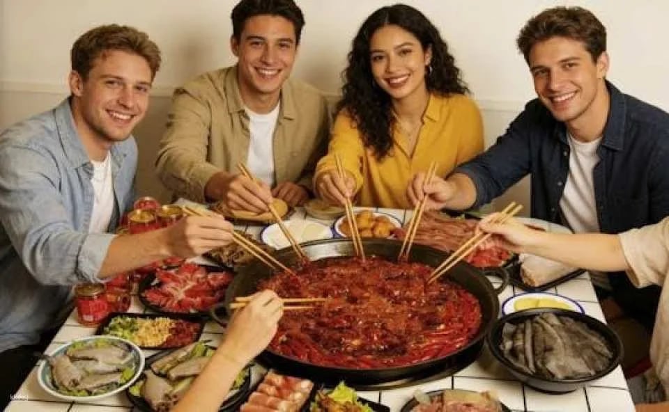 Chengdu private evening tour with hot pot dinner