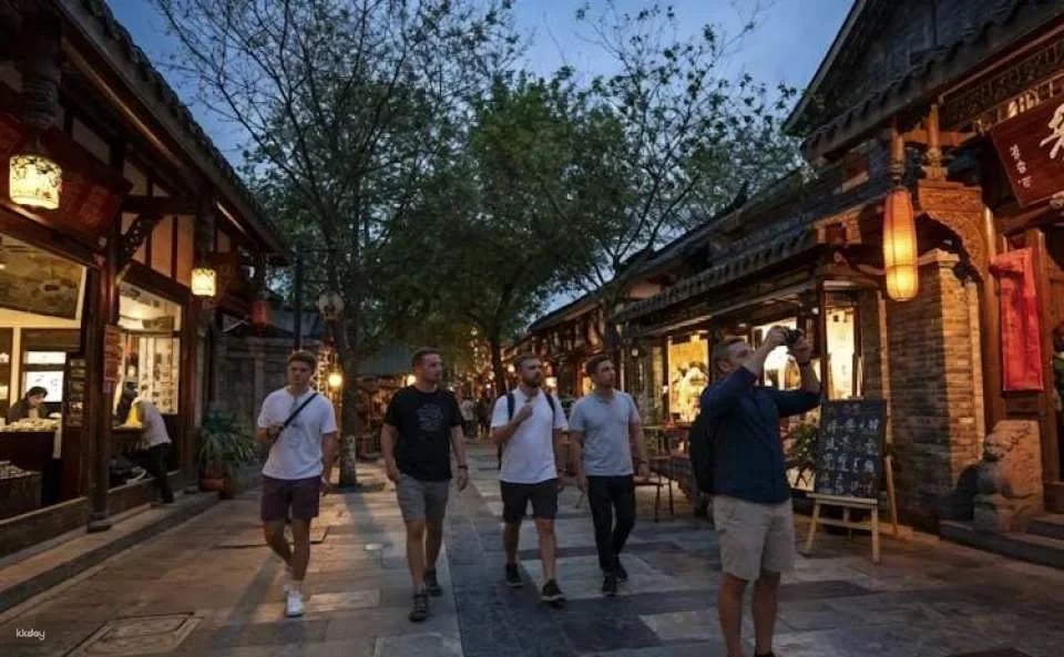 Chengdu private evening tour with hot pot dinner