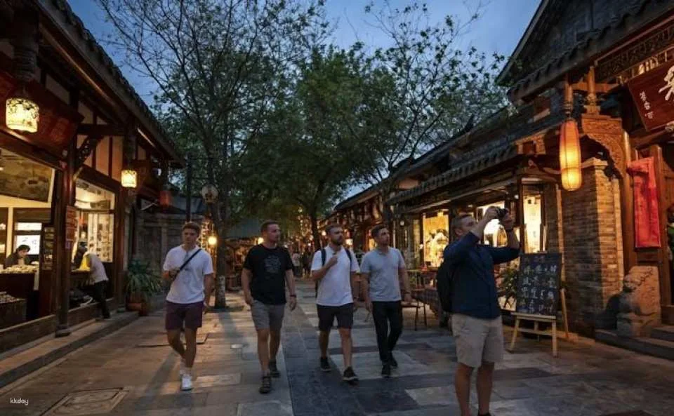Chengdu private evening tour with hot pot dinner