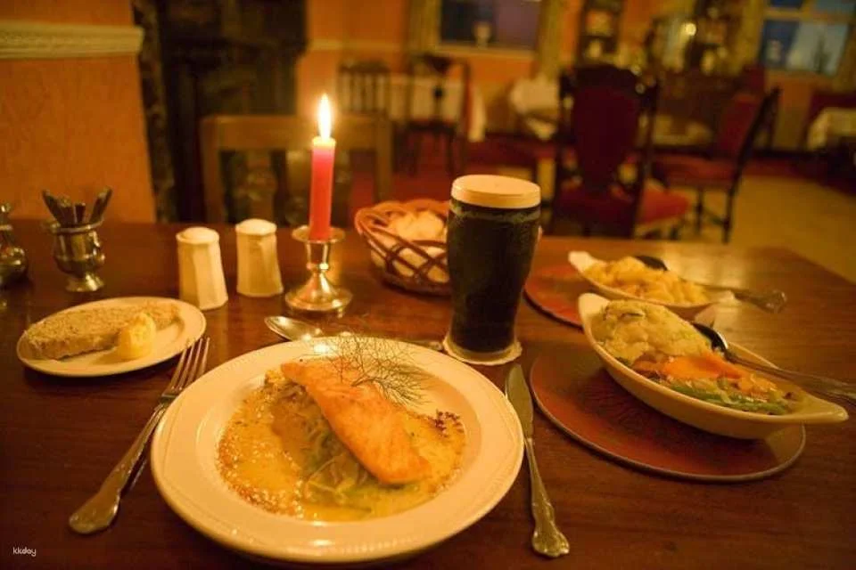 Music and dance show with optional dinner at the Irish House Party