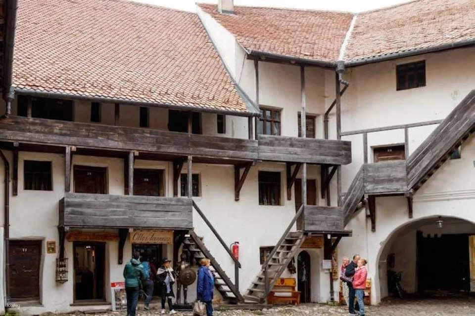 Bran Castle, Peles Castle and Brasov Full-Day Tour