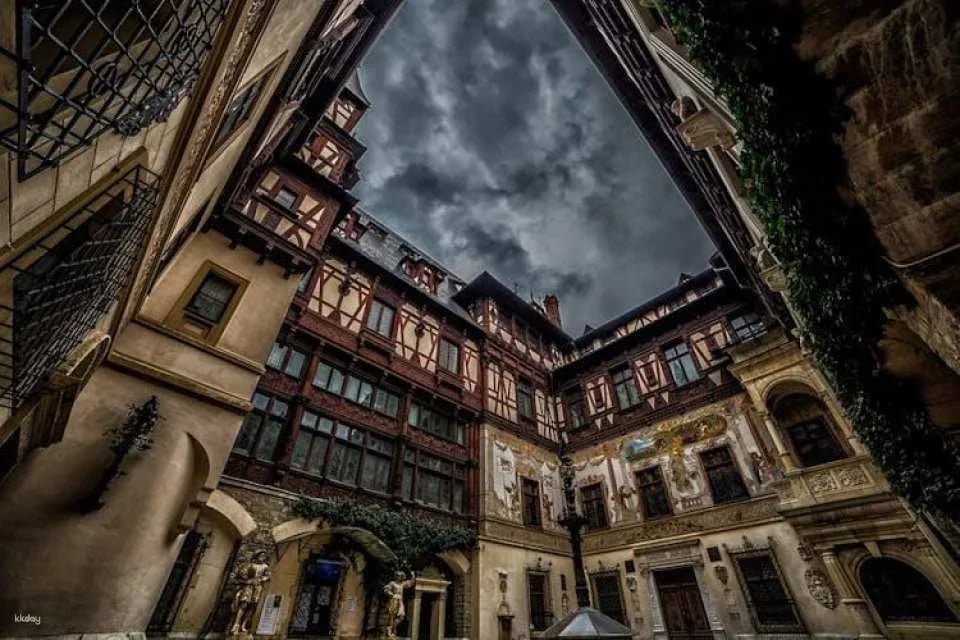 Bran Castle, Peles Castle and Brasov Full-Day Tour