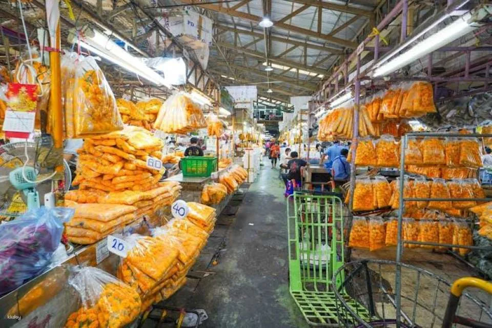 Bangkok Wat Pho and Wat Arun walking tour with flower market