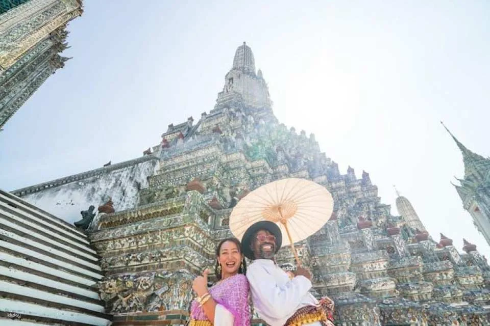 Bangkok Wat Pho and Wat Arun walking tour with flower market