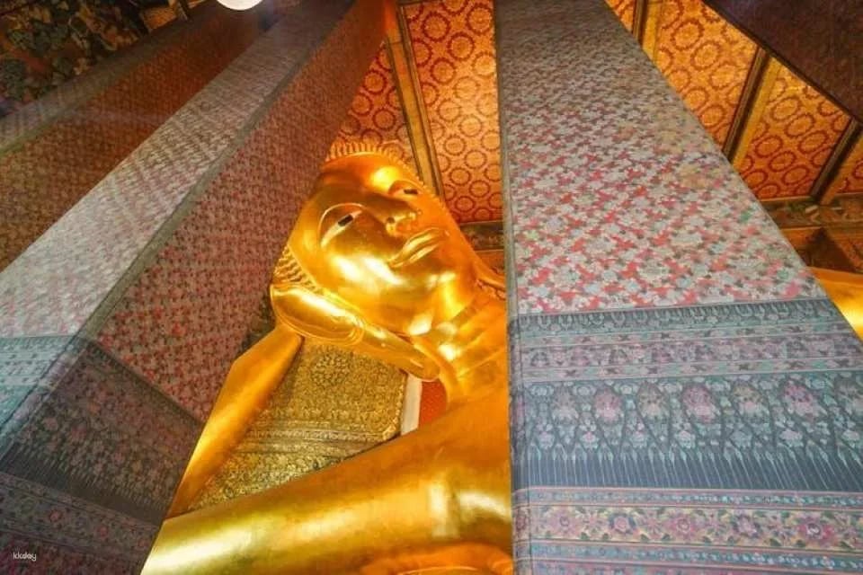 Bangkok Wat Pho and Wat Arun walking tour with flower market