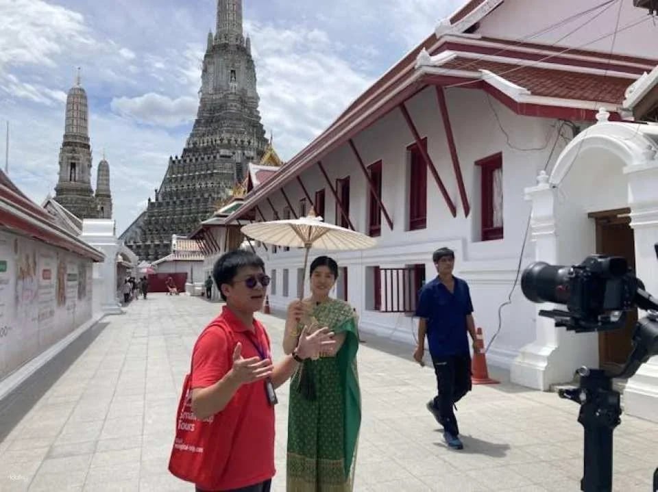 Bangkok Wat Pho and Wat Arun walking tour with flower market