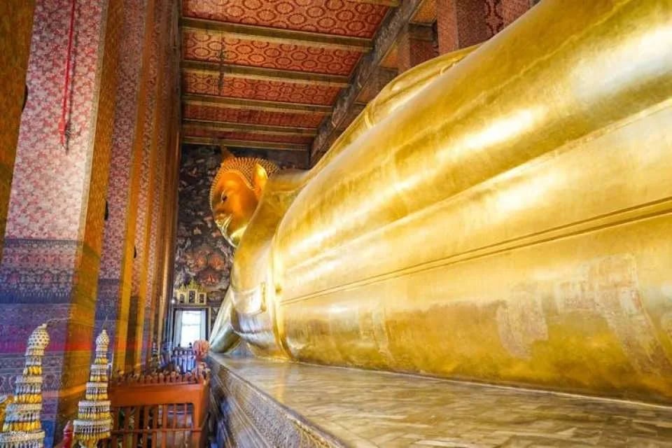 Bangkok Wat Pho and Wat Arun walking tour with flower market