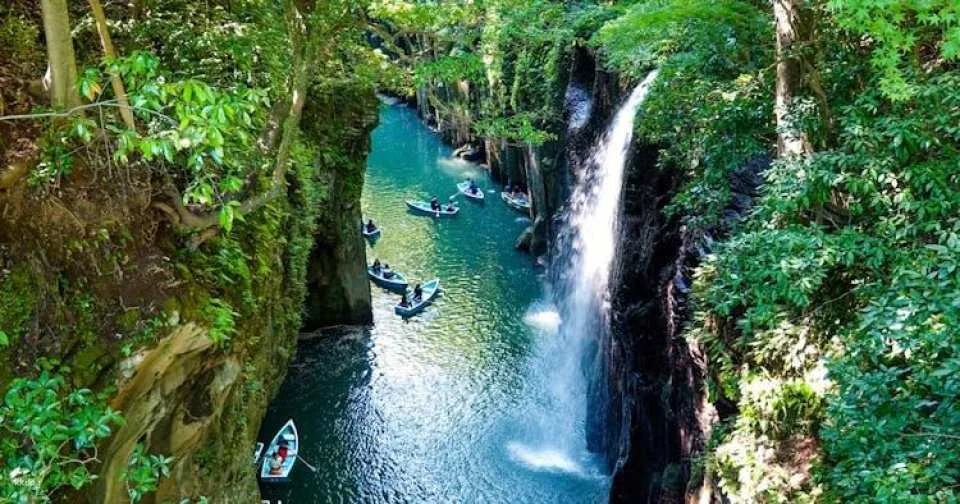 Miyazaki, Takachiho Gorge and Shrines guided tour from Fukuoka