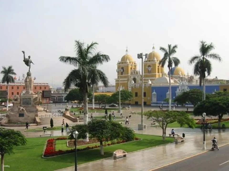 Half-Day Private Tour of Trujillo's History and Architecture