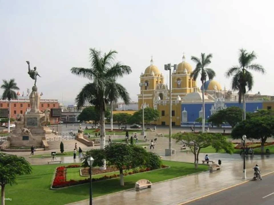 Half-Day Private Tour of Trujillo's History and Architecture