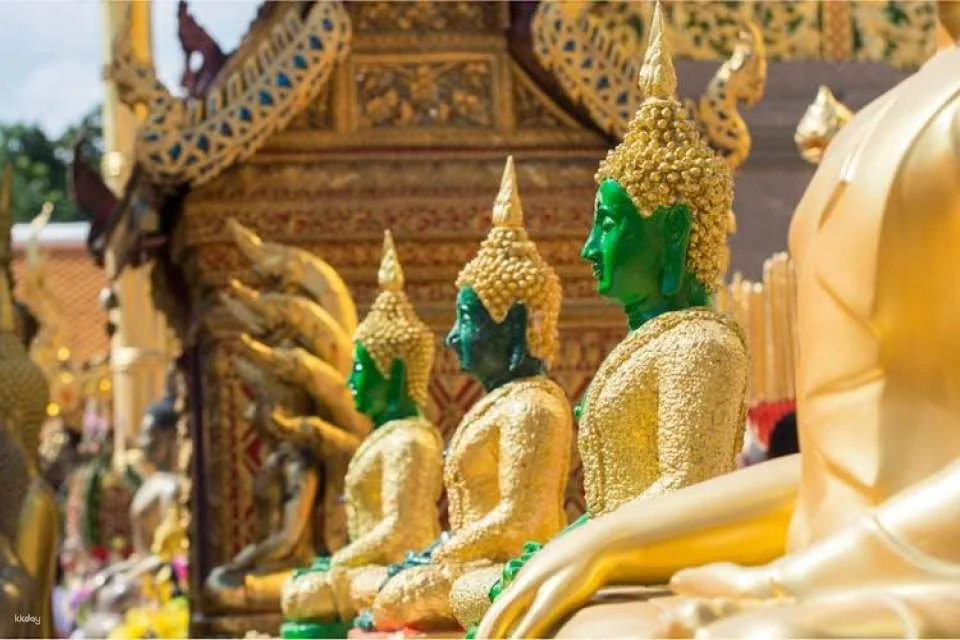 Grand Palace and historic temples private tour with canal boat ride