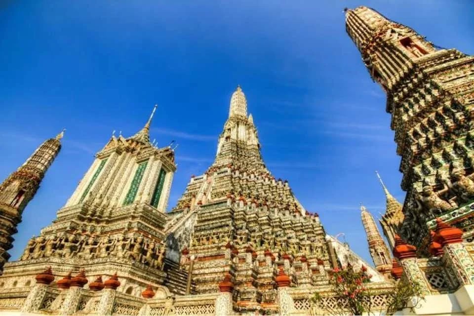 Grand Palace and historic temples private tour with canal boat ride