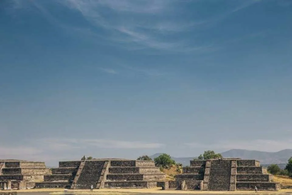 Teotihuacan pyramids and Shrine of Guadalupe private tour with optional lunch