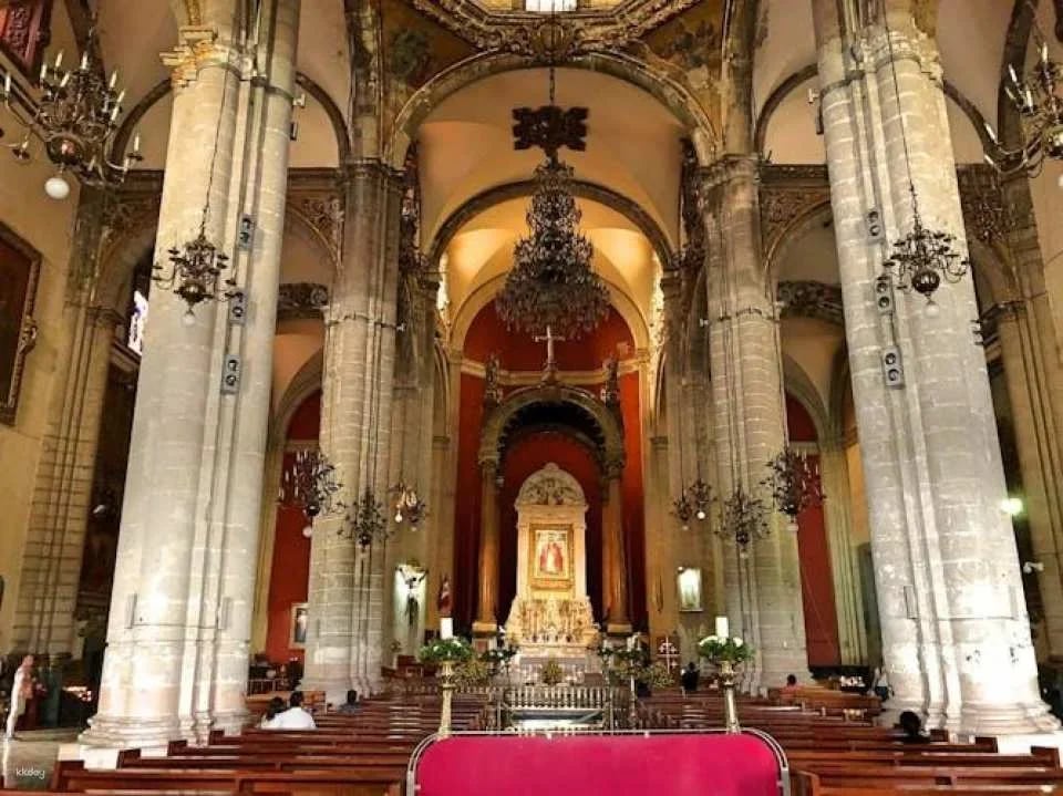 Teotihuacan pyramids and Shrine of Guadalupe private tour with optional lunch