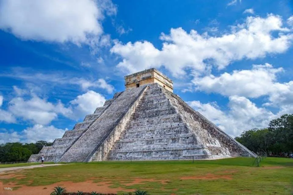 Chichen Itza on-site guided tour with certified local expert