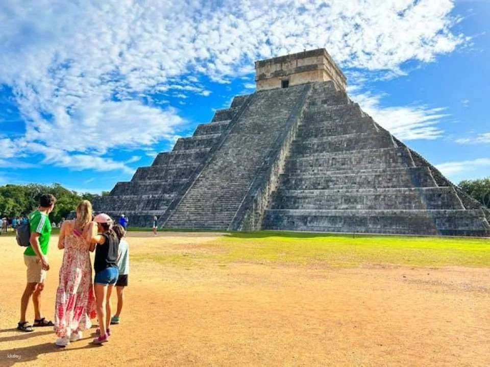 Chichen Itza on-site guided tour with certified local expert
